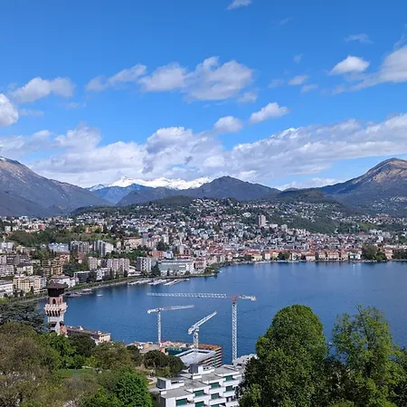 Modernes An Traumlage In Lugano Mit Seesicht *